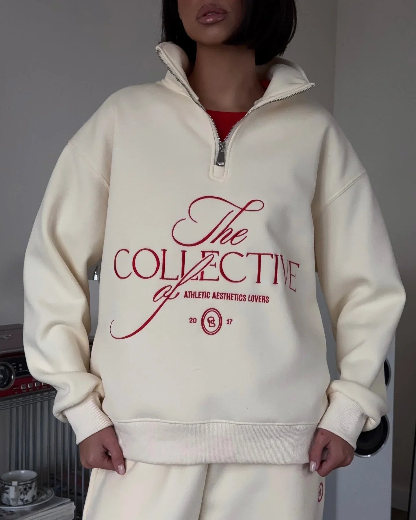 Women's Fleece-Lined Oversized Sweatshirt with Stand Collar Zip and Embroidered Graphic