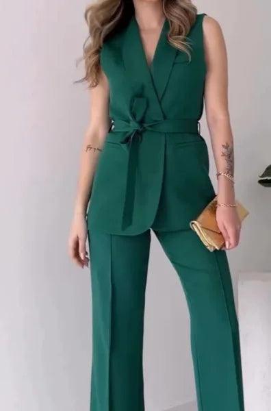 Women's Tailored Sleeveless Blazer Suit with V-Neck and High-Waisted Trousers
