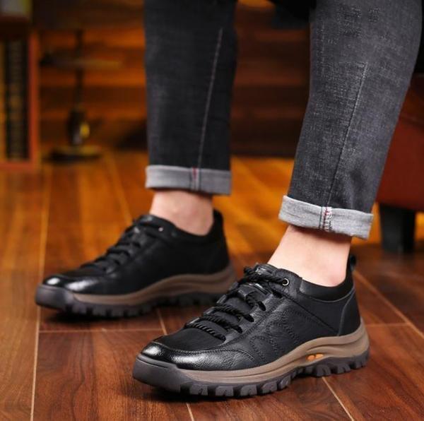 StrideFlex Leather Outdoor Sneakers for Men