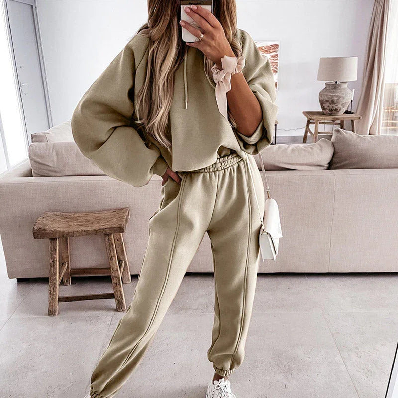 Women's Oversized Hoodie and High-Waist Joggers Set - Soft and Cozy Loungewear