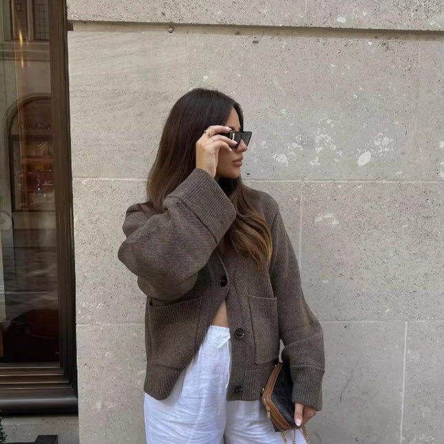 Women's Oversized Cardigan with Pockets and Buttons