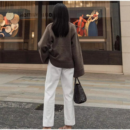 Women's Oversized Cardigan with Pockets and Buttons
