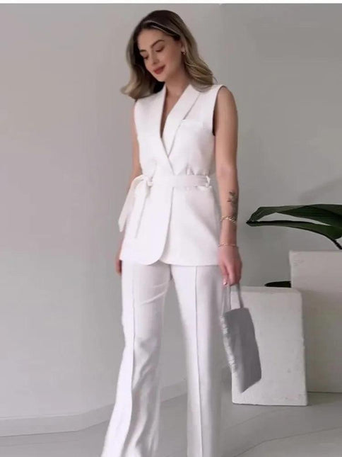 Women's Tailored Sleeveless Blazer Suit with V-Neck and High-Waisted Trousers