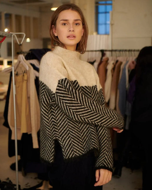 Women's Turtleneck Sweater Soft Knit Patterned Design